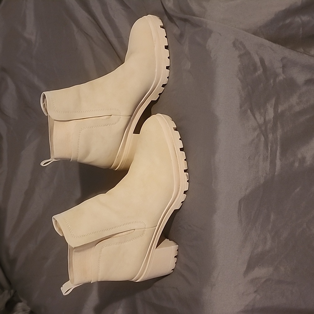 Ankle boots, size 8 1/2